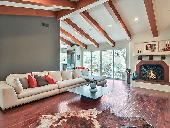 3rd image of 1117 Woodridge Ave