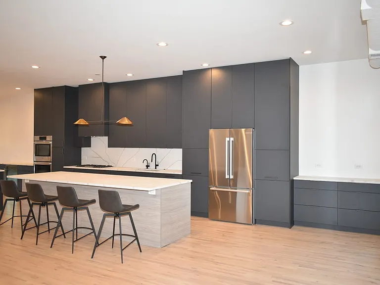 847 W Monroe St #Penthouse 5 — Photo 1