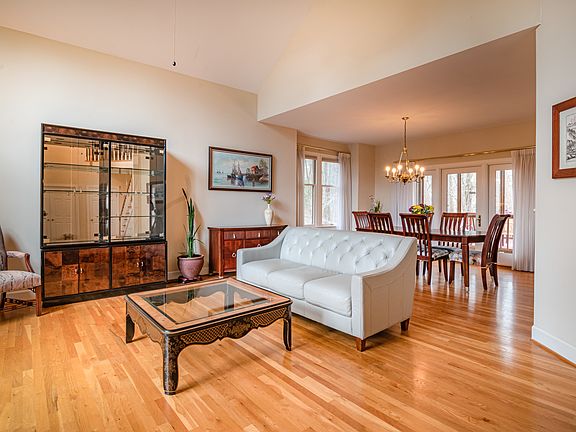 4th image of 105 San Mateo Pl