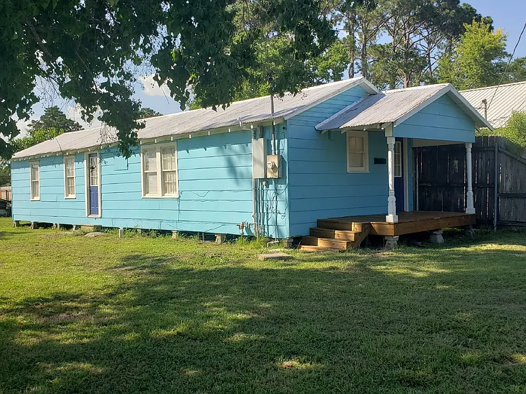 914 Landry St — Photo 2