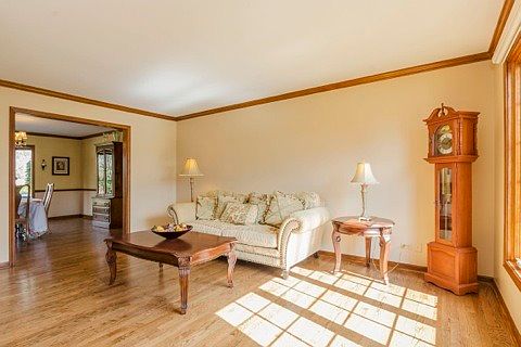2nd image of 1133 Kenilworth Cir