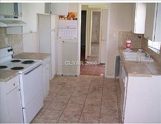 2nd image of 1908 Bracken Ave