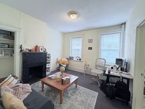26 Phillips St, Boston, MA