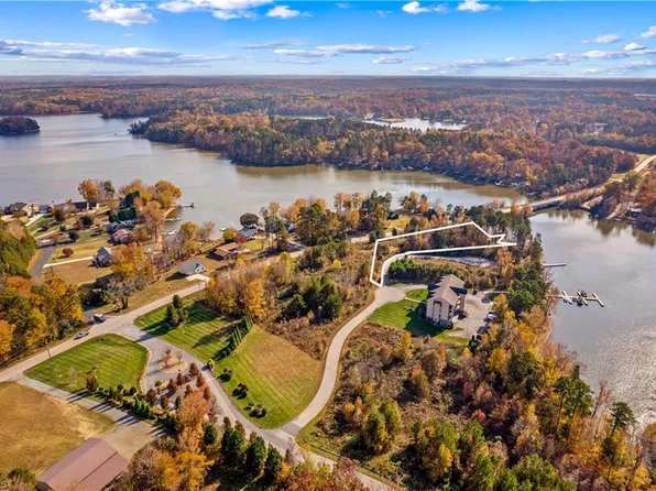 2005 Marina Pointe Rd, Salisbury, NC 28146