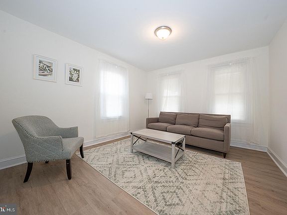 5th image of 717 Miller St