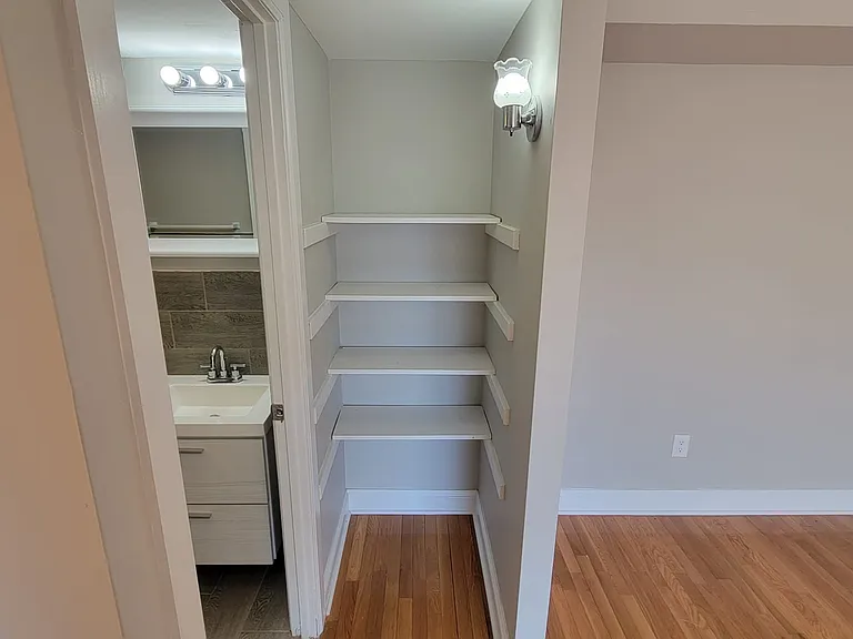 240 Sheffield Ave #1BB — Photo 7
