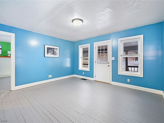 5th image of 1032 Hartwood Rd NW
