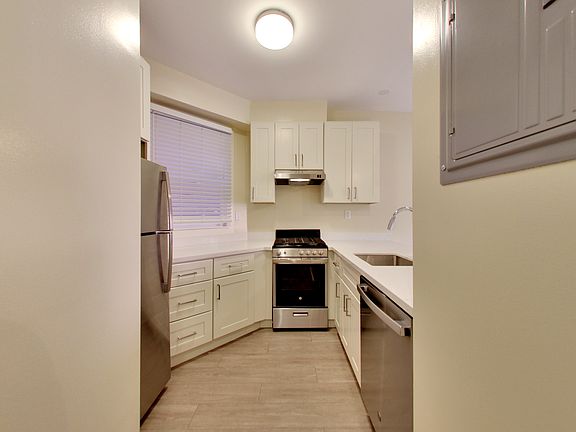 2nd image of 1127-1133 Kearny St #1133-02