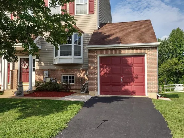 715 Lexington Dr, Bear, DE 19701