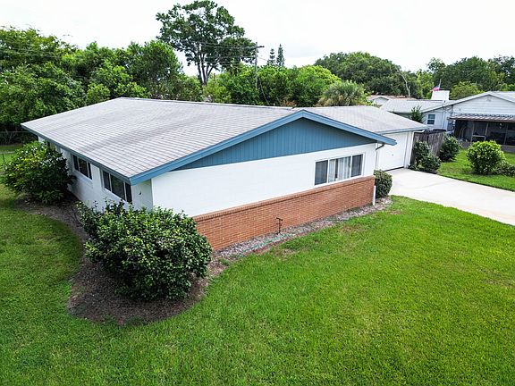 3rd image of 2580 Hillcrest Ave