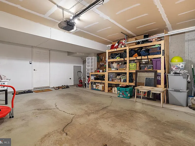 300 Dixon St #402 — Photo 19