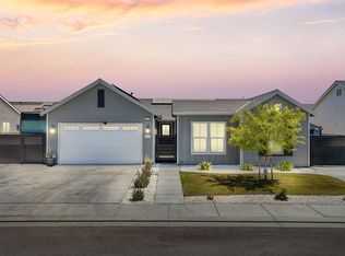 3204 Blue Creek Ln, Shafter, CA 93263