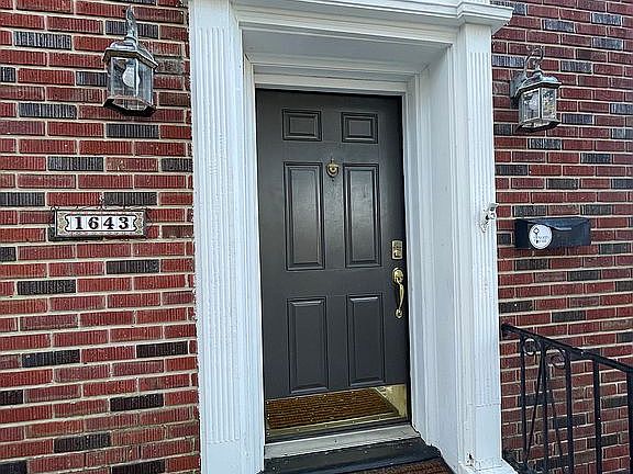 3rd image of 1643 N Reus St