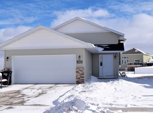 5536 60th St S, Fargo, ND 58104