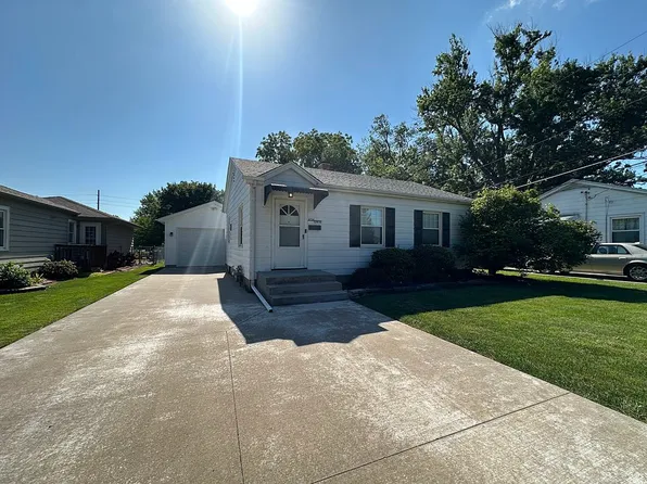 3714 12th St, East Moline, IL 61244