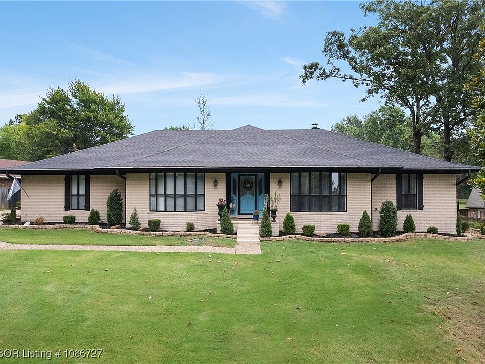 1st image of 3319 Southview Dr