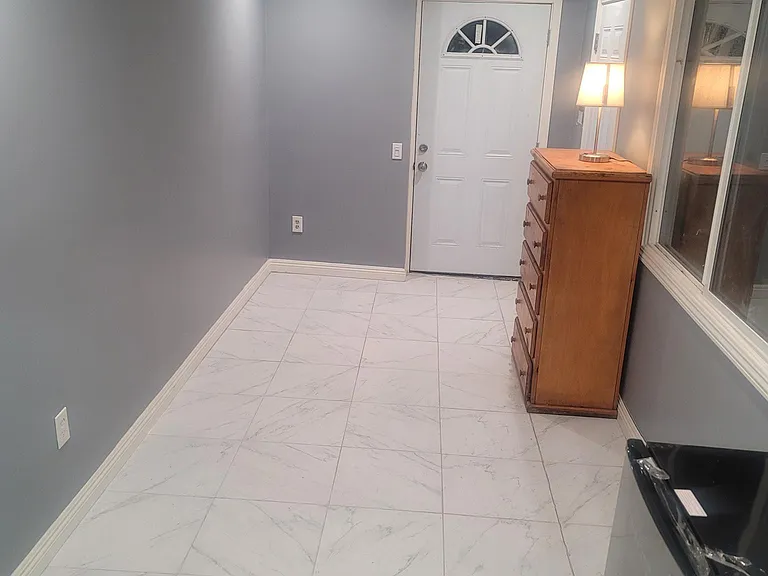 2528 W 74th St #B — Photo 4