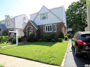 6974 181st St, Fresh Meadows, NY 11365