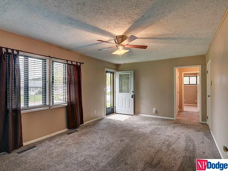 4005 Spring Cir — Photo 3