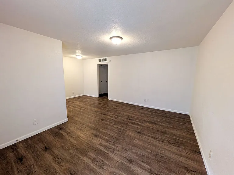 Sullivan Apartment Homes — Photo 15