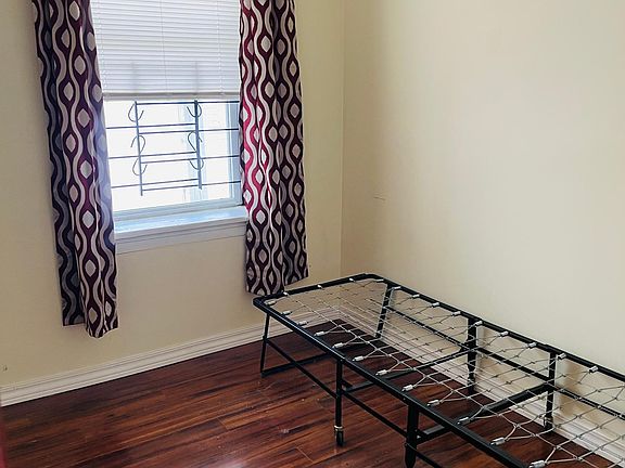 3rd image of 3026 S Union Ave APT 1R
