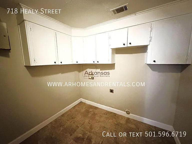 718 Healy St — Photo 18