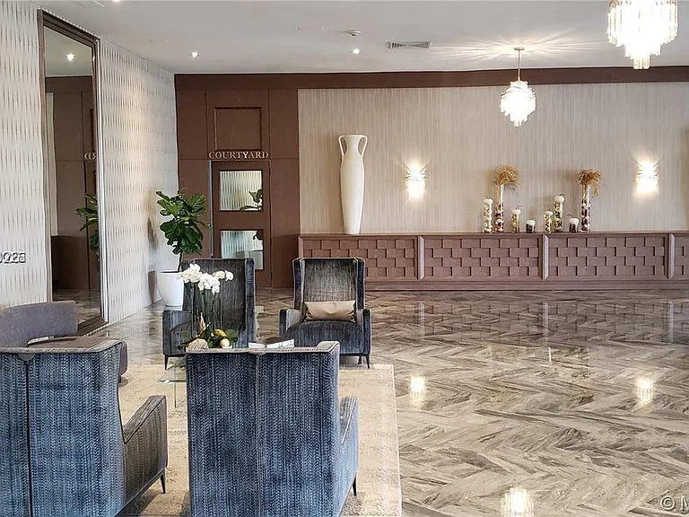 5401 Collins Ave #230 — Photo 15