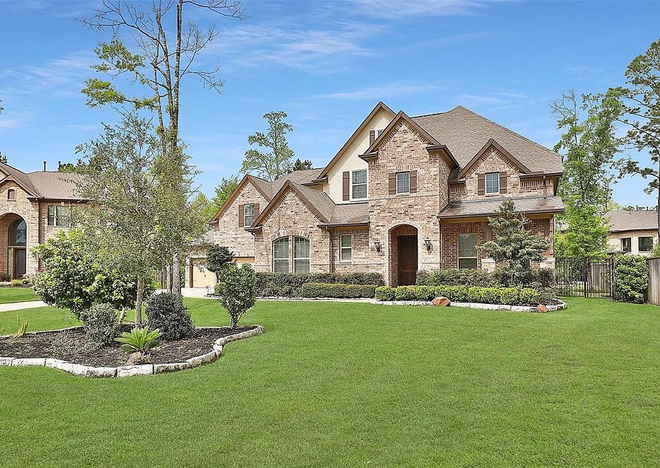1st image of 124 Grove Clover Ln