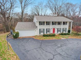 9545 N Wakefield Ct, Bayside, WI 53217