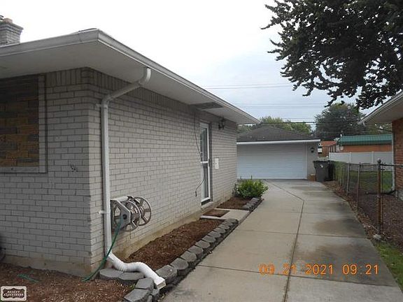 3rd image of 36128 Woodingham Dr