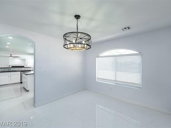 3rd image of 8828 Saddle Red Ave