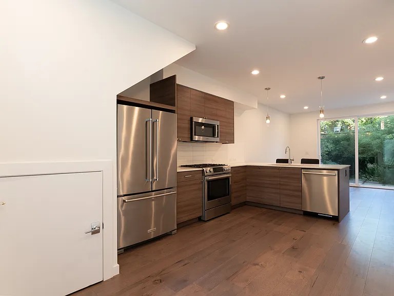 7433 4th Ave NE #1 — Photo 37