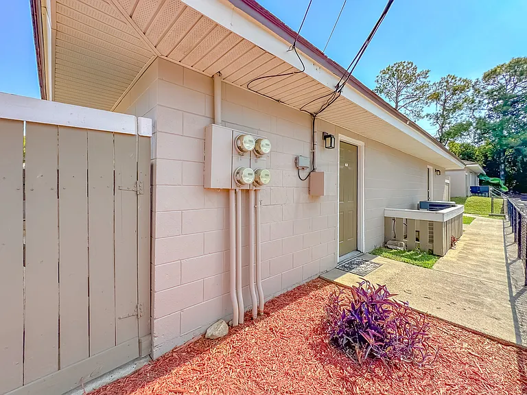 2241 W Pensacola St #27 — Photo 26