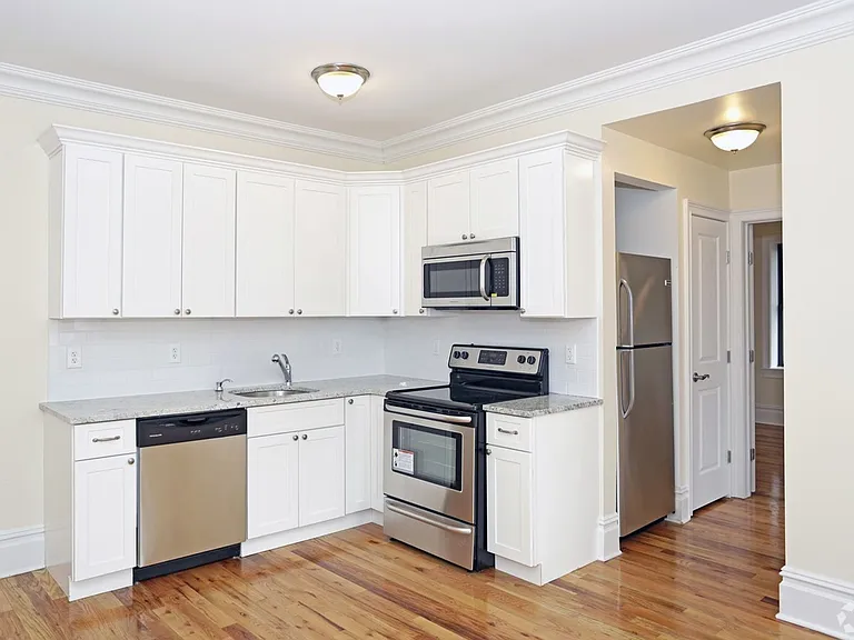 Ponciana Apartments: Contemporary Comfort and Affordable Luxury in North Bergen! — Photo 1