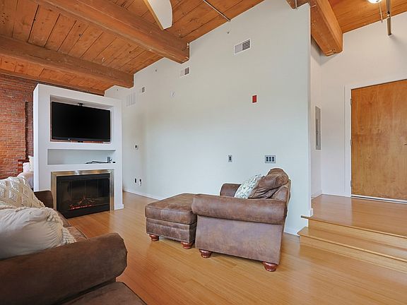 4th image of 1511 Main St #301