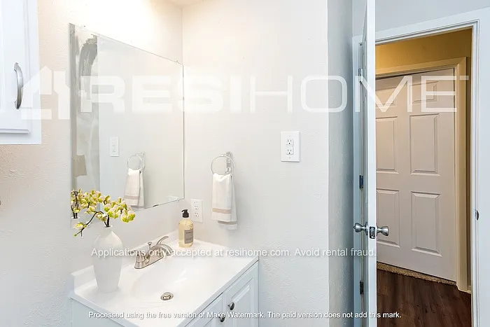1305 Duvall Dr — Photo 11