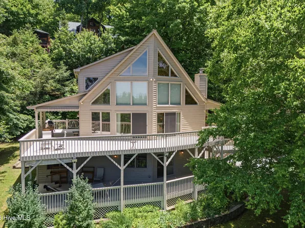 820 Chimney Ridge Drive, Topton, NC 28781