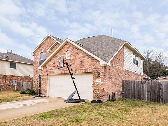 3rd image of 6107 Hickory Hollow Dr