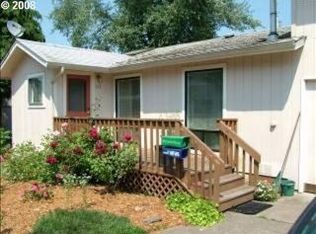 853 26th St, Springfield, OR 97477