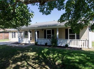 607 E Linden St, Rogers, AR 72756