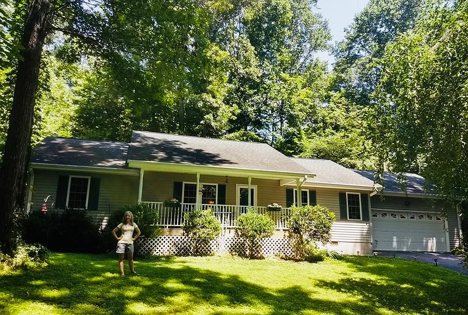 1st image of 251 Angeline Dr