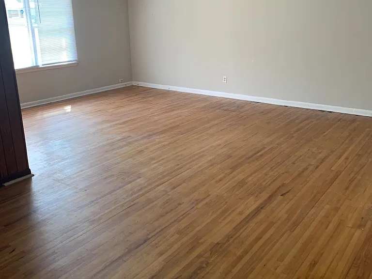 1419 Beaumont Dr — Photo 3