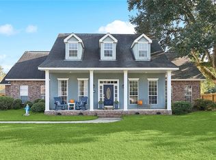 717 River Oaks Dr, Covington, LA 70433