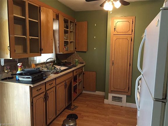 3rd image of 1640 Idlewood Ave