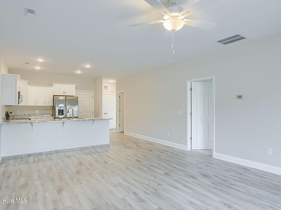 4th image of 214 Sandpiper Place