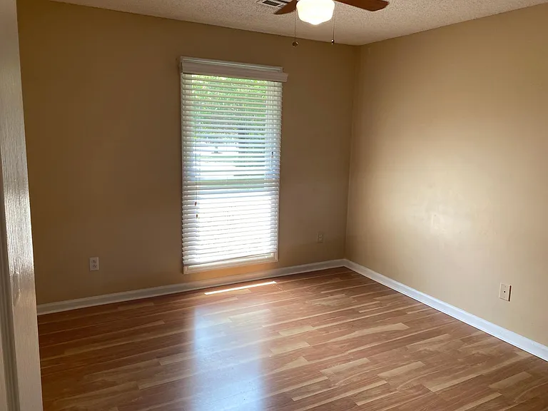 1424 Clear Brook Dr — Photo 14
