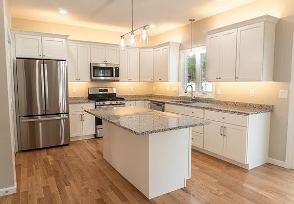 3rd image of 1 Thomas Cir Unit 1