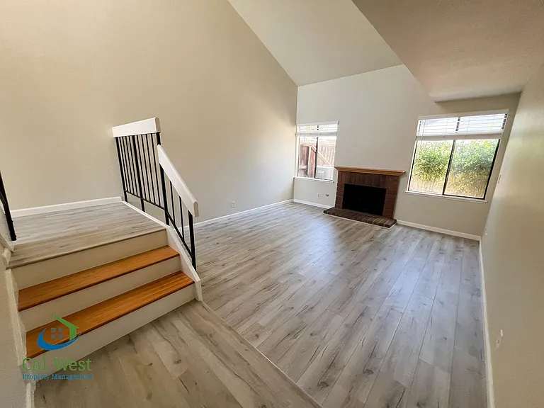 6547 Cobblestone Ct — Photo 7