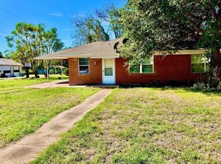 1045 6th St, Hempstead, TX 77445
