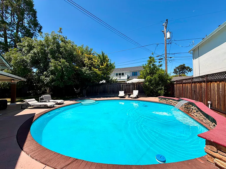 2723 Cherry Ave — Photo 29